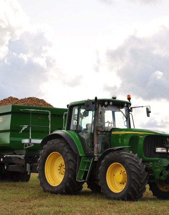 tractor-3637466_1280